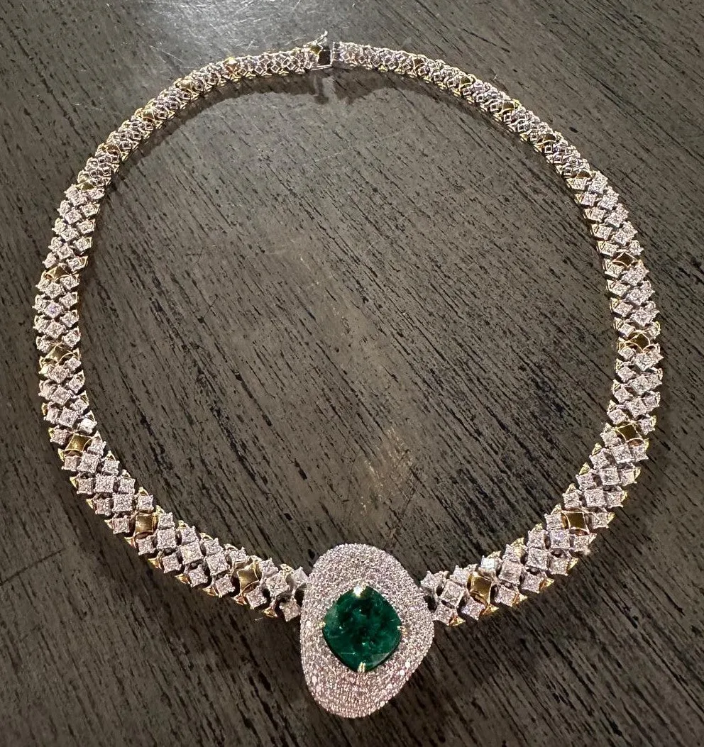 14.42 ct TW Colour Stone Emerald 4.85 ct Necklace