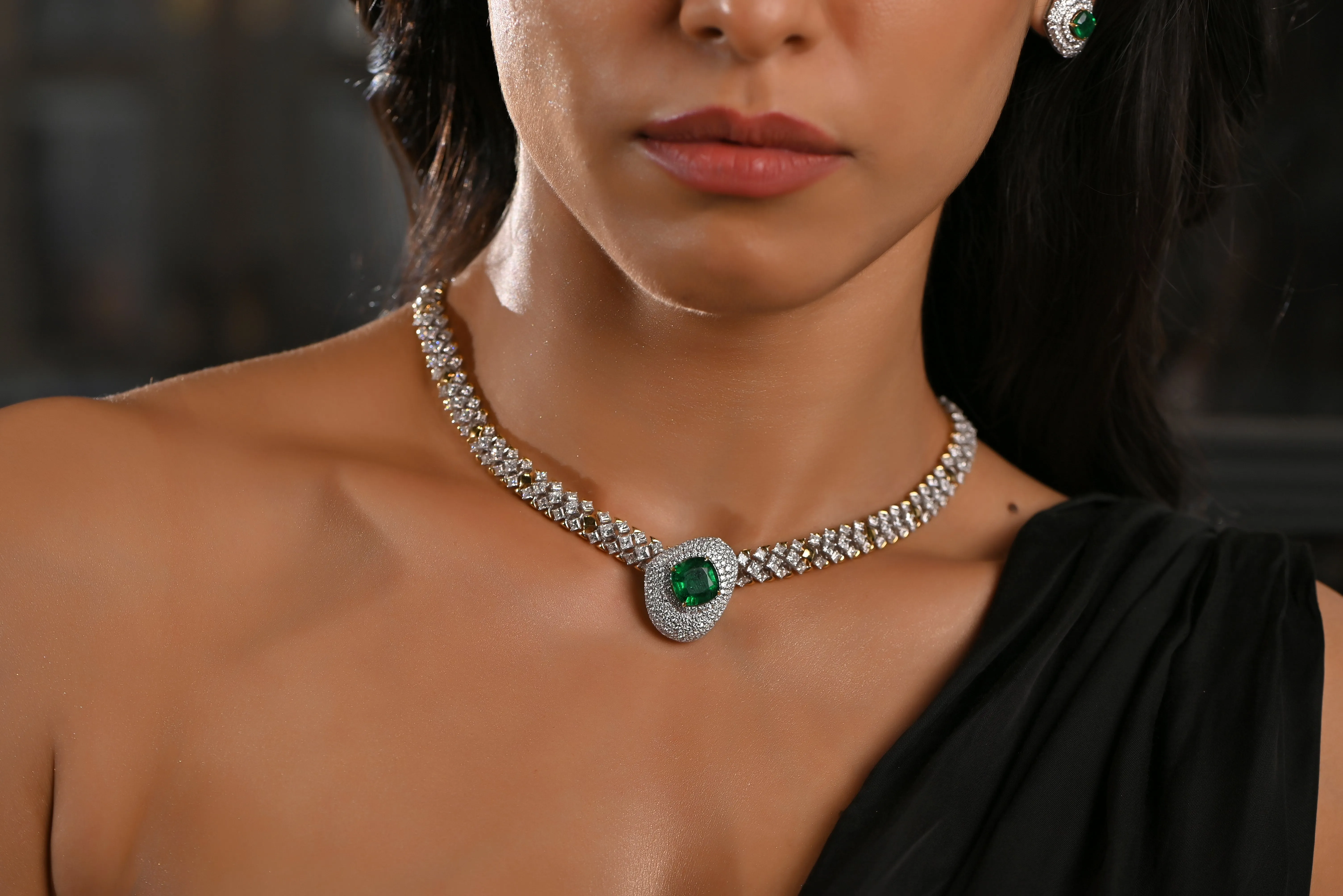 14.42 ct TW Colour Stone Emerald 4.85 ct Necklace