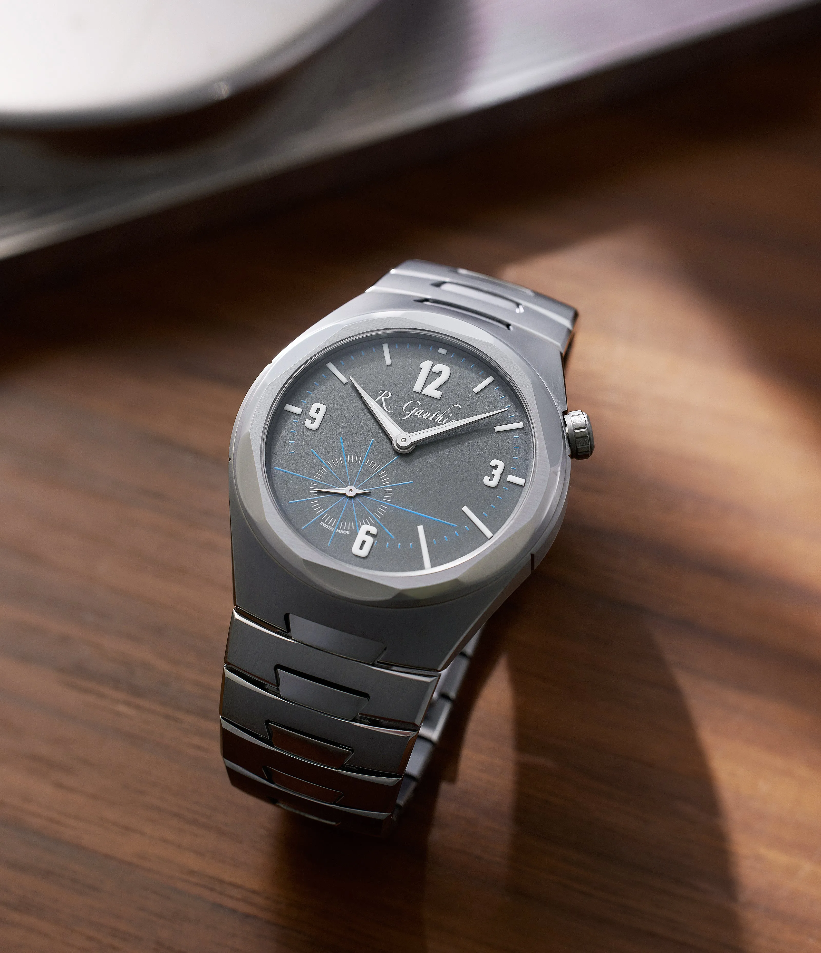 Continuum | Titanium