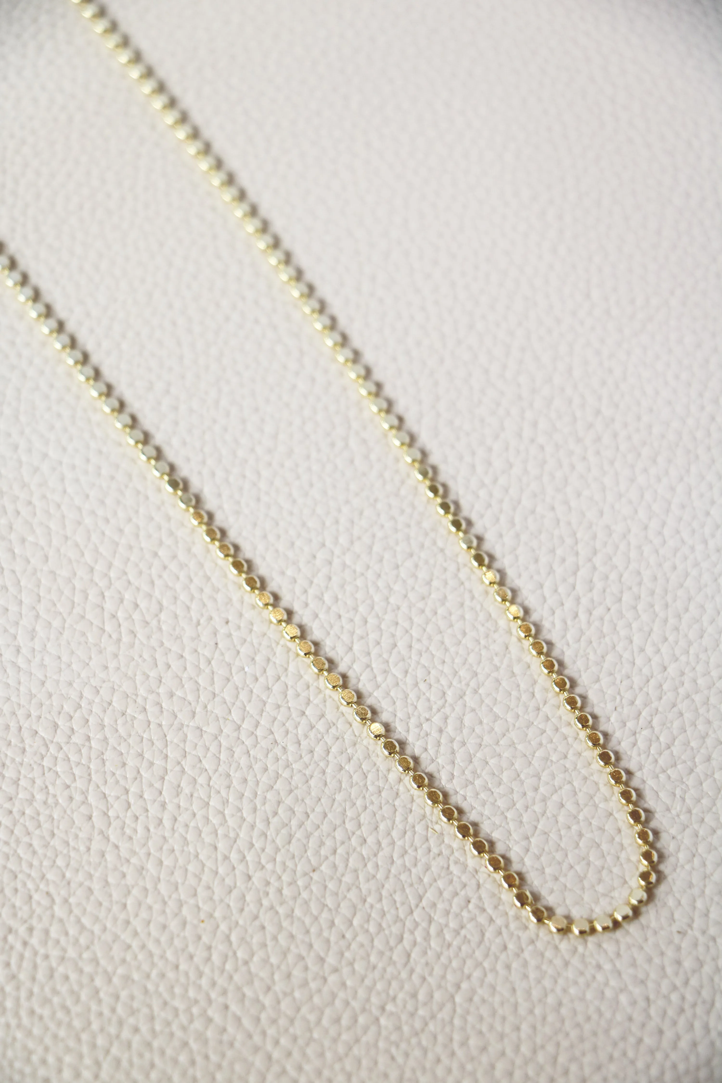 dottie layering chain { gold }