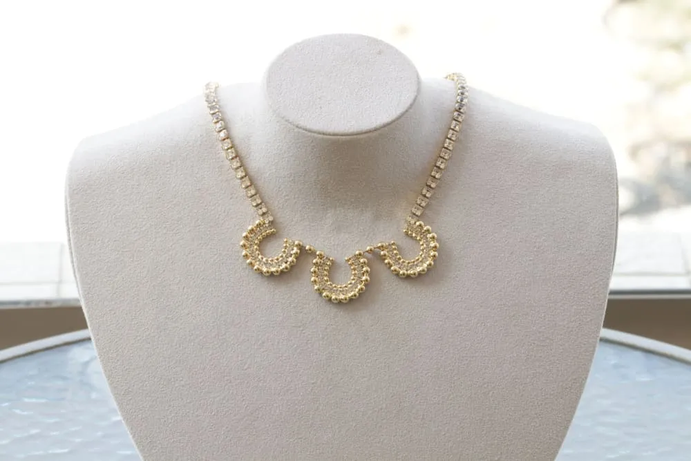GOLD CHOKER NECKLACE