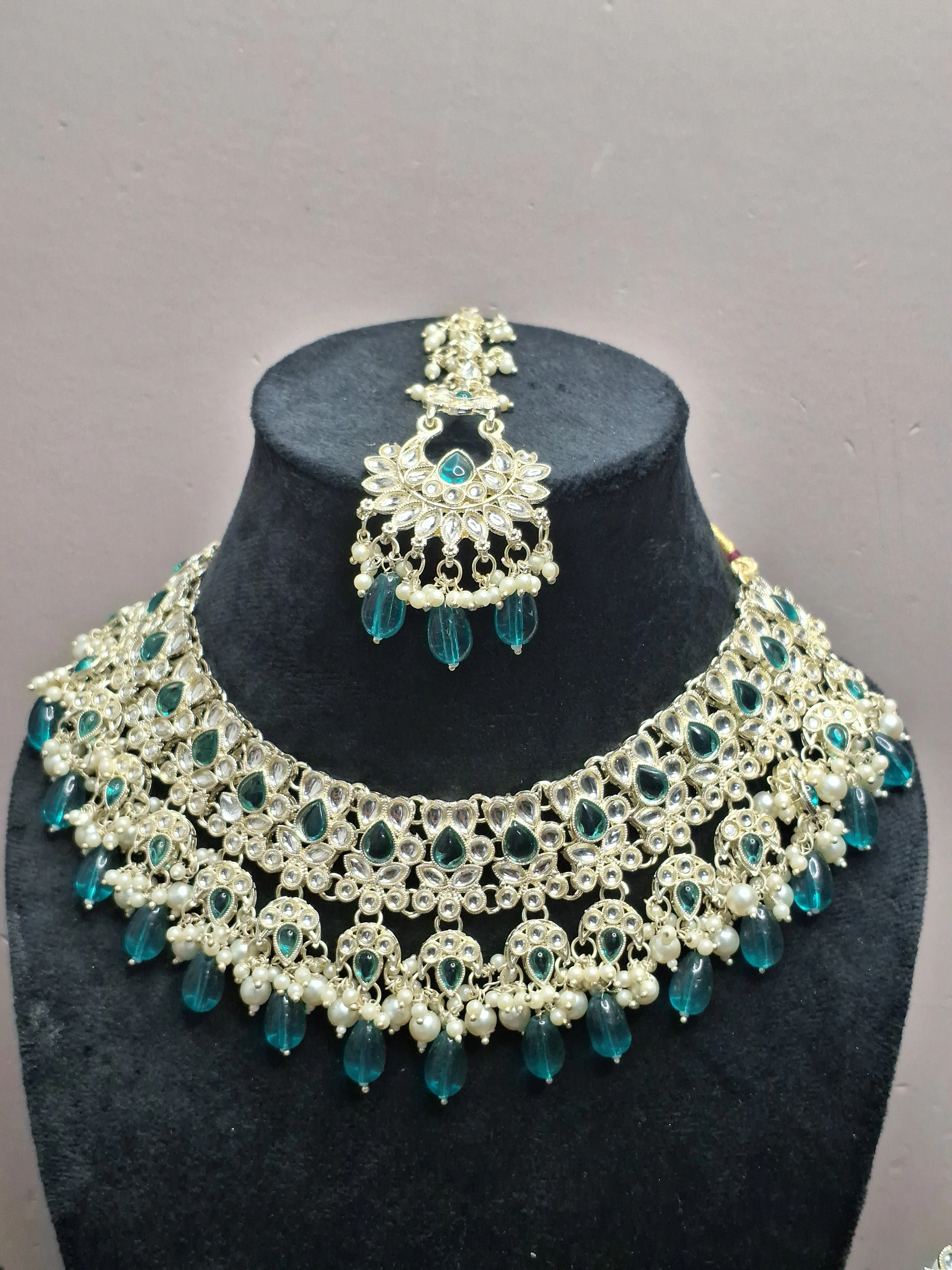 Green colour Silver Plated Kundan Necklace with Earring & Maang Tikka