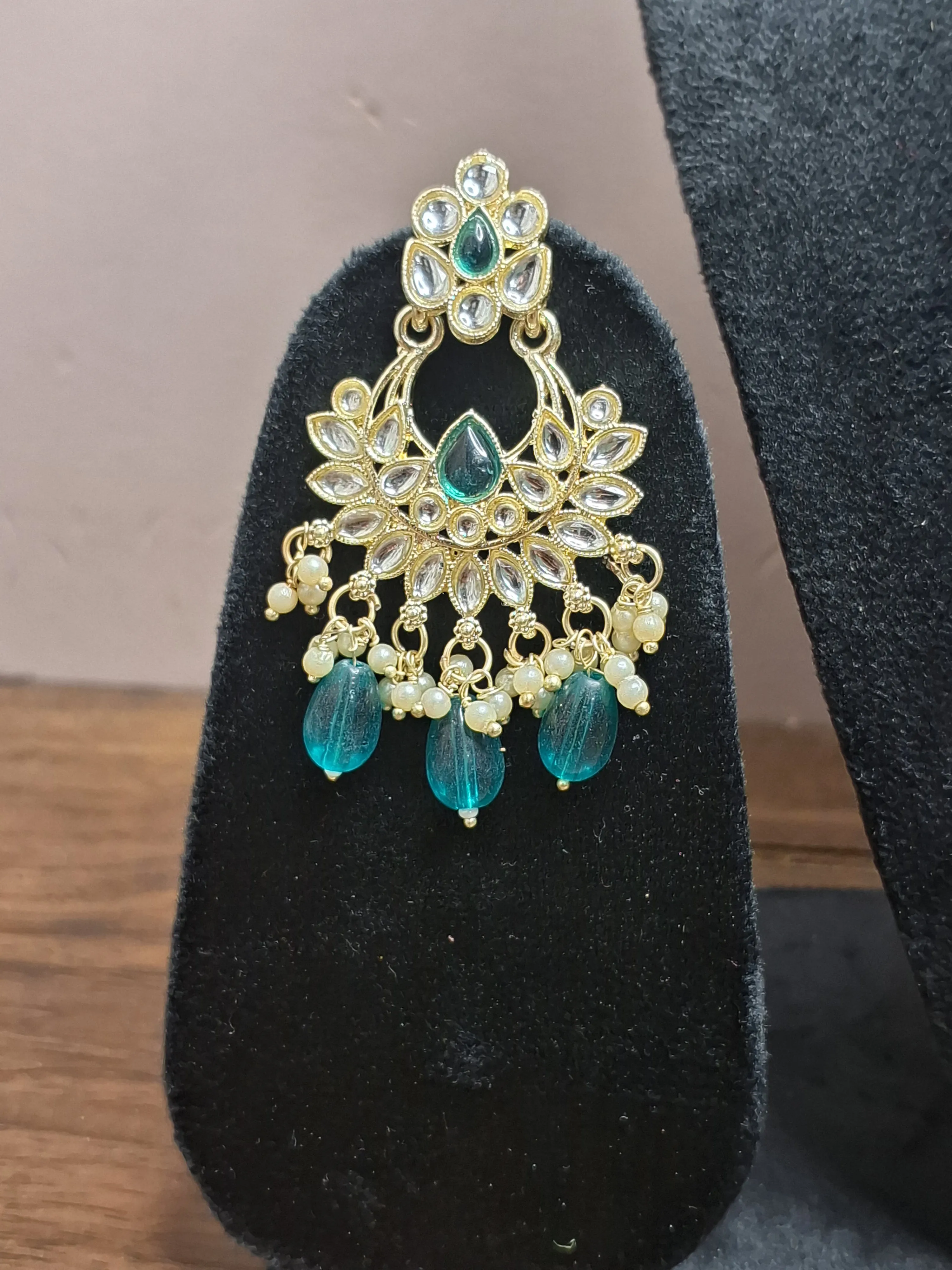 Green colour Silver Plated Kundan Necklace with Earring & Maang Tikka