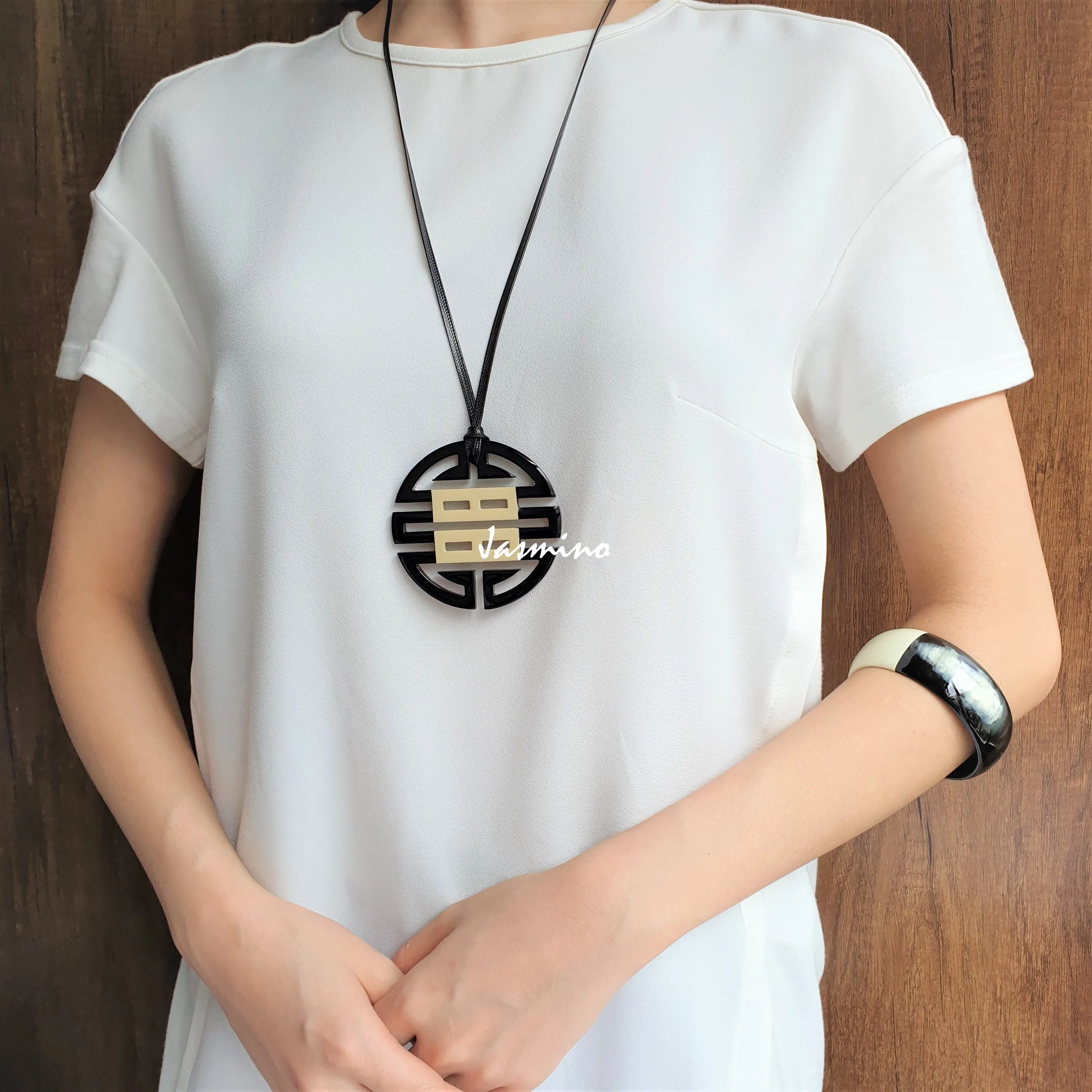 Handmade Circular Pendant J17443, Made by Natural Buffalo Horn and Lacquer