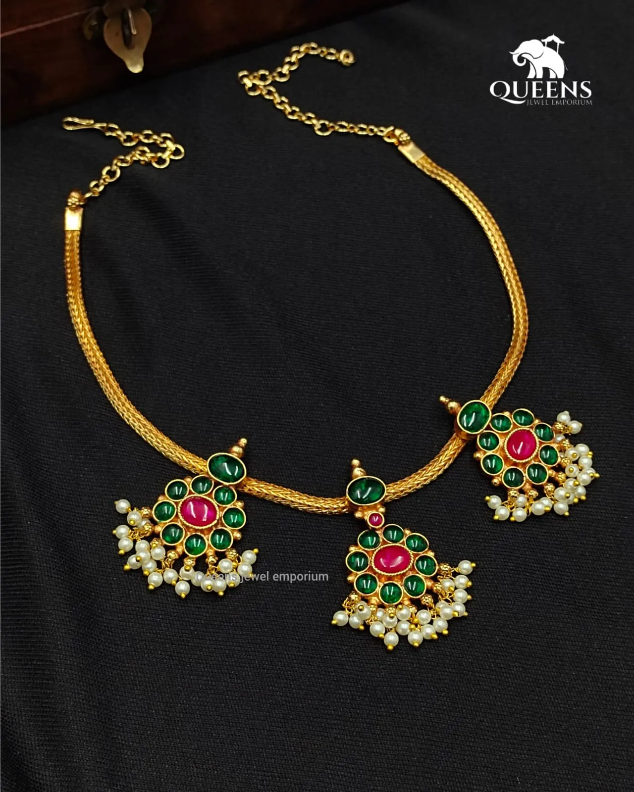KAVIYAM PATHAKAM KEMP NECKLACE