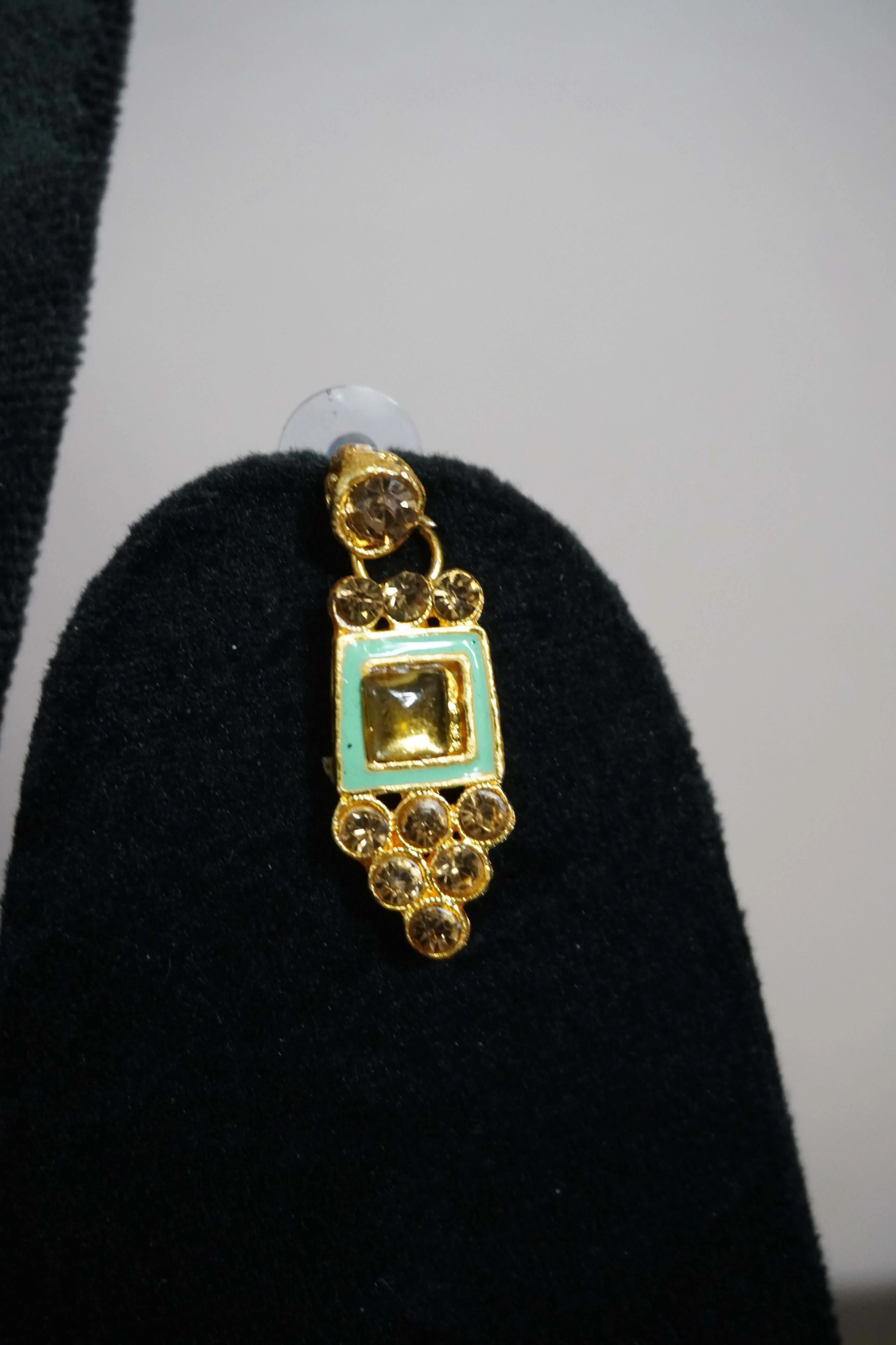Pista Green Colour Kundan Necklace with Earring & Maang Tikka