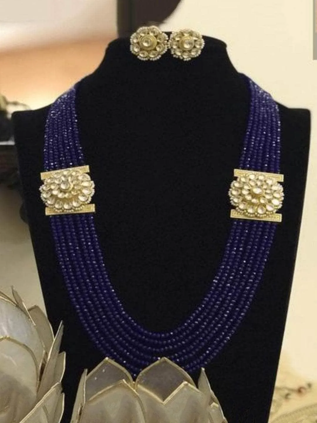 Side Patch Necklace