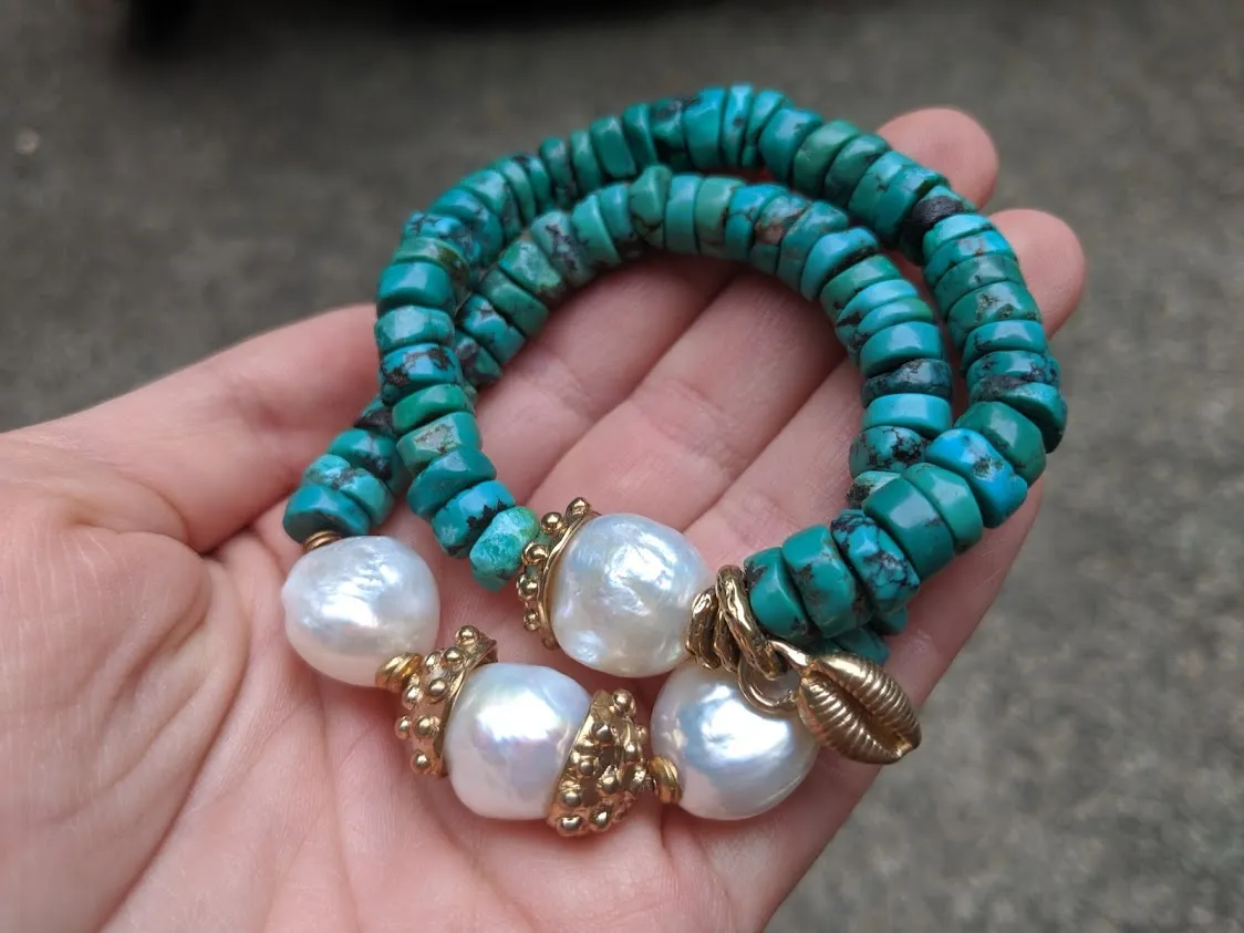 Turquoise & White Pearl Elastic Bracelet with Seashell Charm