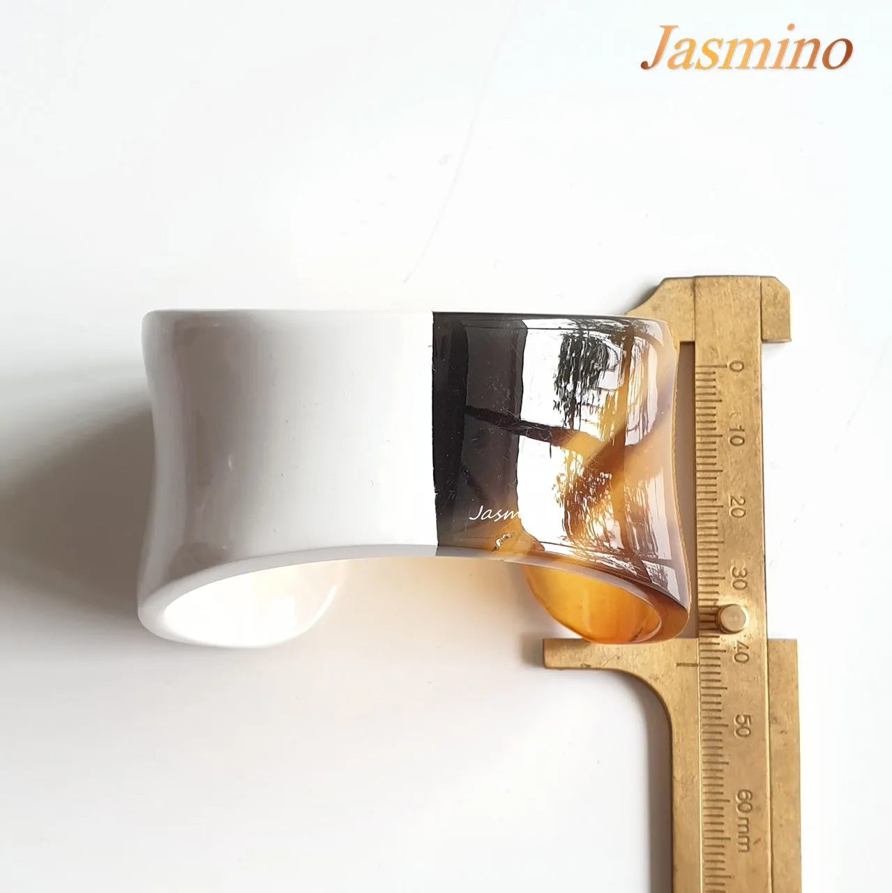 Unique Bracelet Cuff J17469, Handmade Buffalo Horn Product from Vietnam