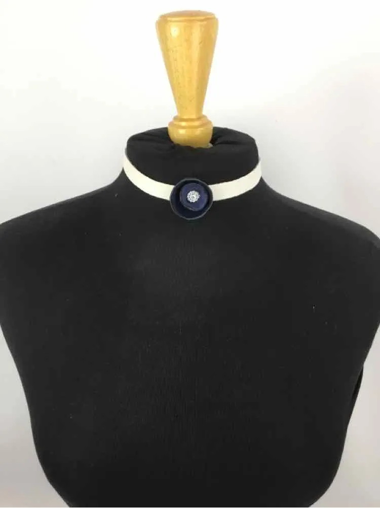 White/blue Choker Necklace